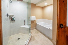 K  interior_condo_bathroom
